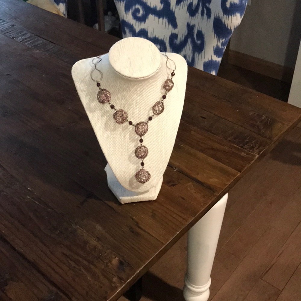 Unique 3-dimensional wire necklace